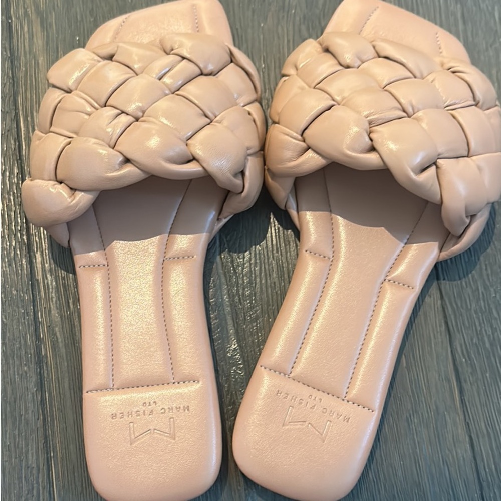 Marc Fisher puff sandal